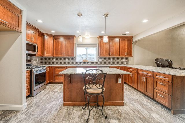1488 Minarets Avenue, Clovis, CA 93611