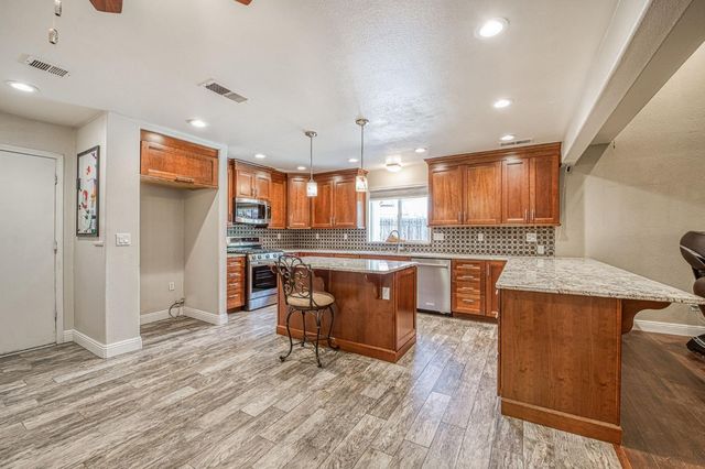 1488 Minarets Avenue, Clovis, CA 93611