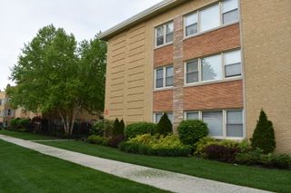 1951 Euclid Avenue 102, Berwyn, IL 60402
