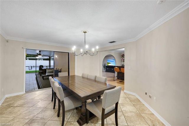 4548 SE 11th PL, Cape Coral, FL 33904