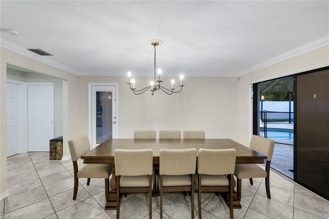 4548 SE 11th PL, Cape Coral, FL 33904