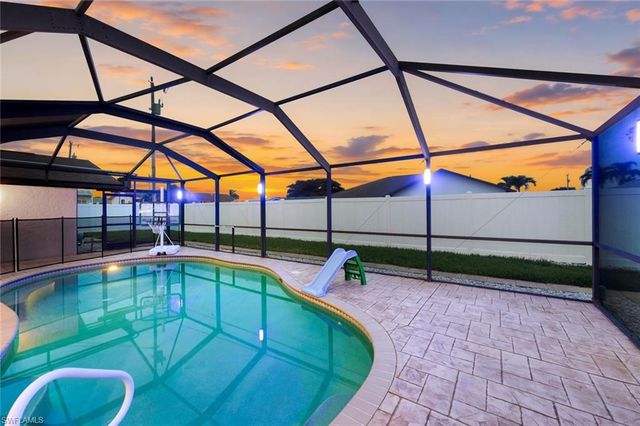 4548 SE 11th PL, Cape Coral, FL 33904