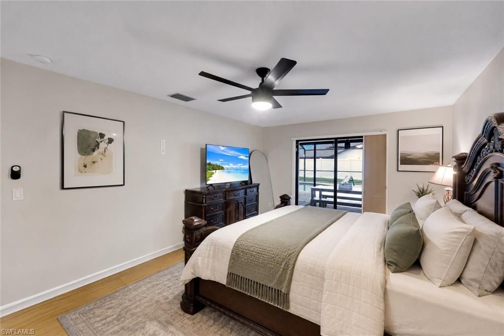 Image 17 of property listing at 4548 SE 11th PL, Cape Coral, FL 33904