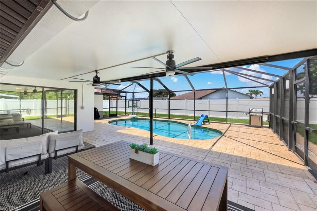 Image 29 of property listing at 4548 SE 11th PL, Cape Coral, FL 33904