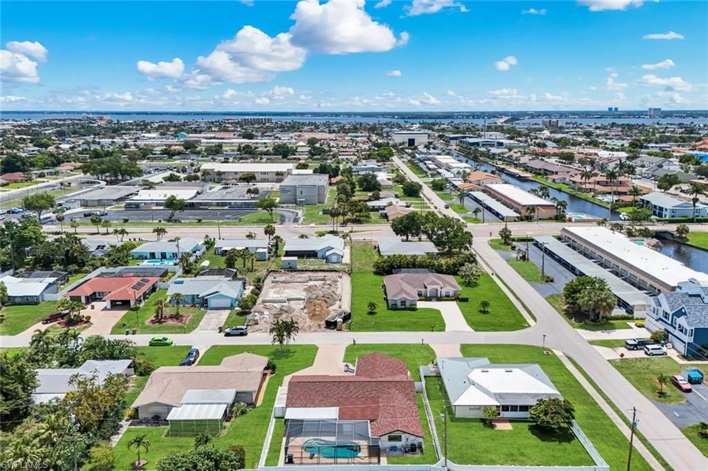 Image 42 of property listing at 4548 SE 11th PL, Cape Coral, FL 33904