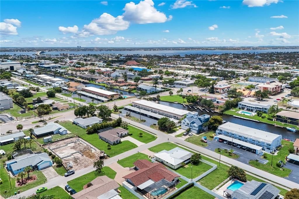 Image 45 of property listing at 4548 SE 11th PL, Cape Coral, FL 33904