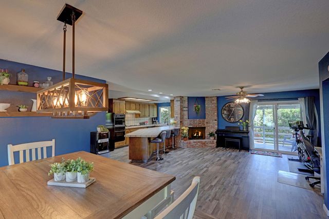 8242 Treecrest Ave, Fair Oaks, CA 95628