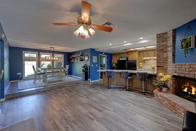 8242 Treecrest Ave, Fair Oaks, CA 95628