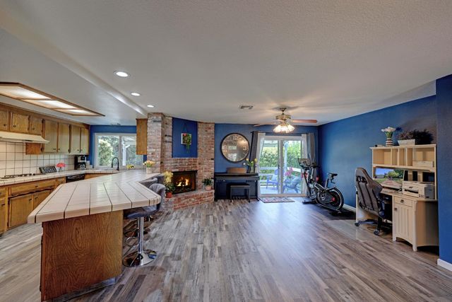 8242 Treecrest Ave, Fair Oaks, CA 95628