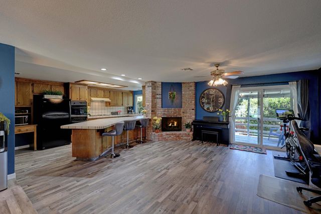 8242 Treecrest Ave, Fair Oaks, CA 95628