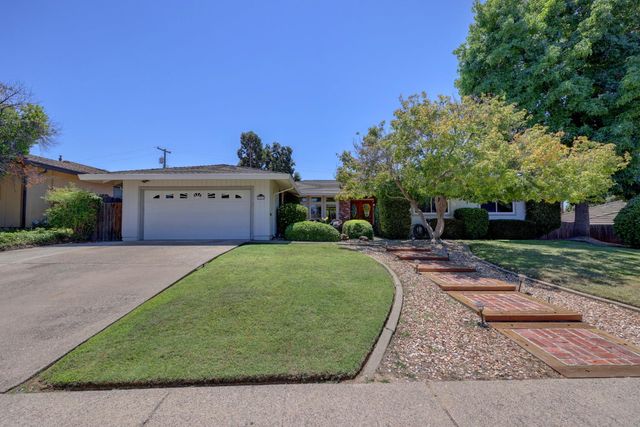 8242 Treecrest Ave, Fair Oaks, CA 95628
