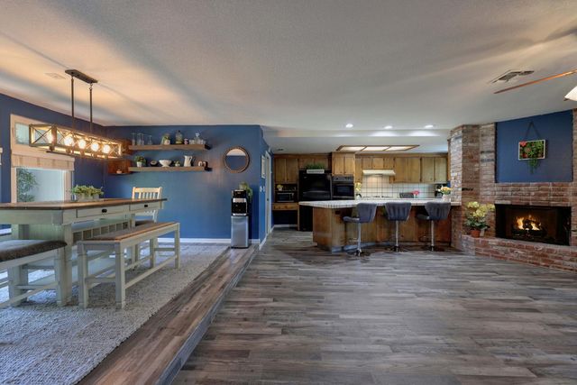 8242 Treecrest Ave, Fair Oaks, CA 95628