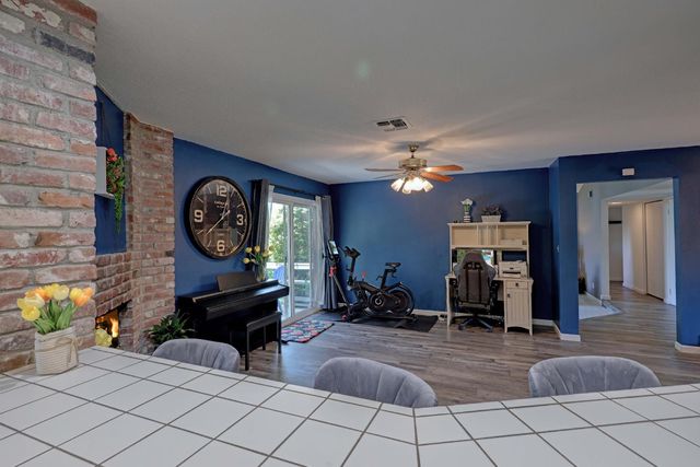 8242 Treecrest Ave, Fair Oaks, CA 95628