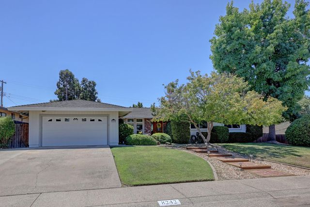 8242 Treecrest Ave, Fair Oaks, CA 95628