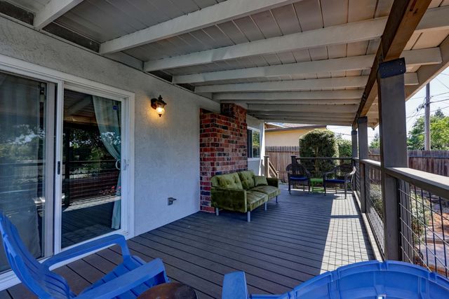 8242 Treecrest Ave, Fair Oaks, CA 95628