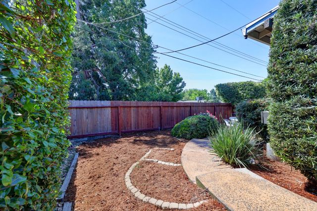 8242 Treecrest Ave, Fair Oaks, CA 95628