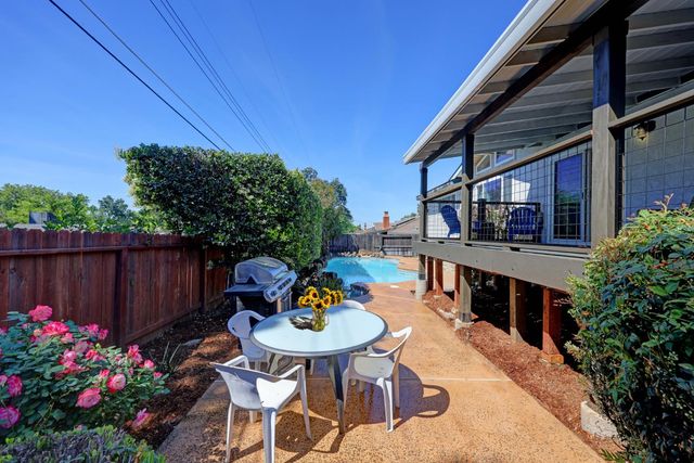 8242 Treecrest Ave, Fair Oaks, CA 95628