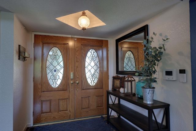 8242 Treecrest Ave, Fair Oaks, CA 95628