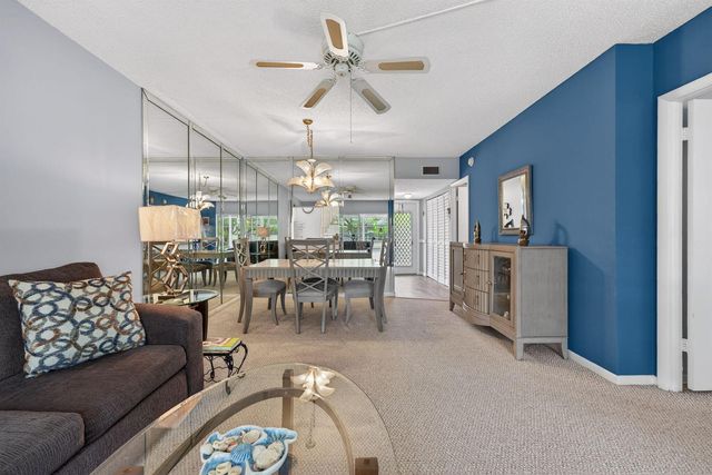 7680 NW 1st Street 201, Margate, FL 33063