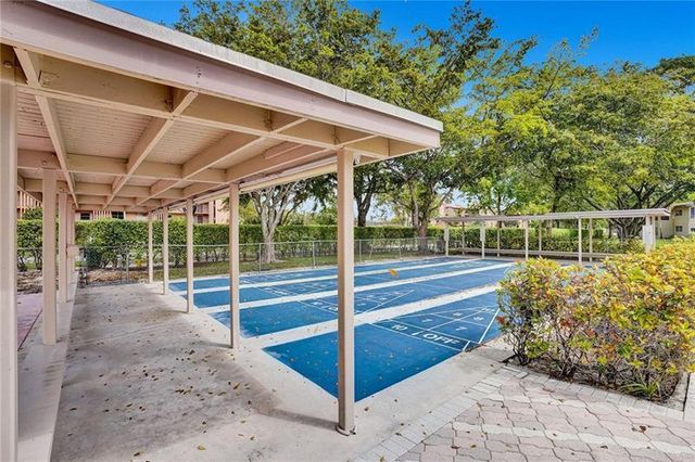 7680 NW 1st Street 201, Margate, FL 33063