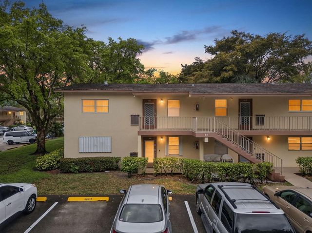 7680 NW 1st Street 201, Margate, FL 33063