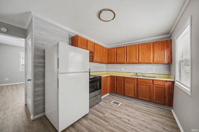 746 S Albert Avenue, South Bend, IN 46619