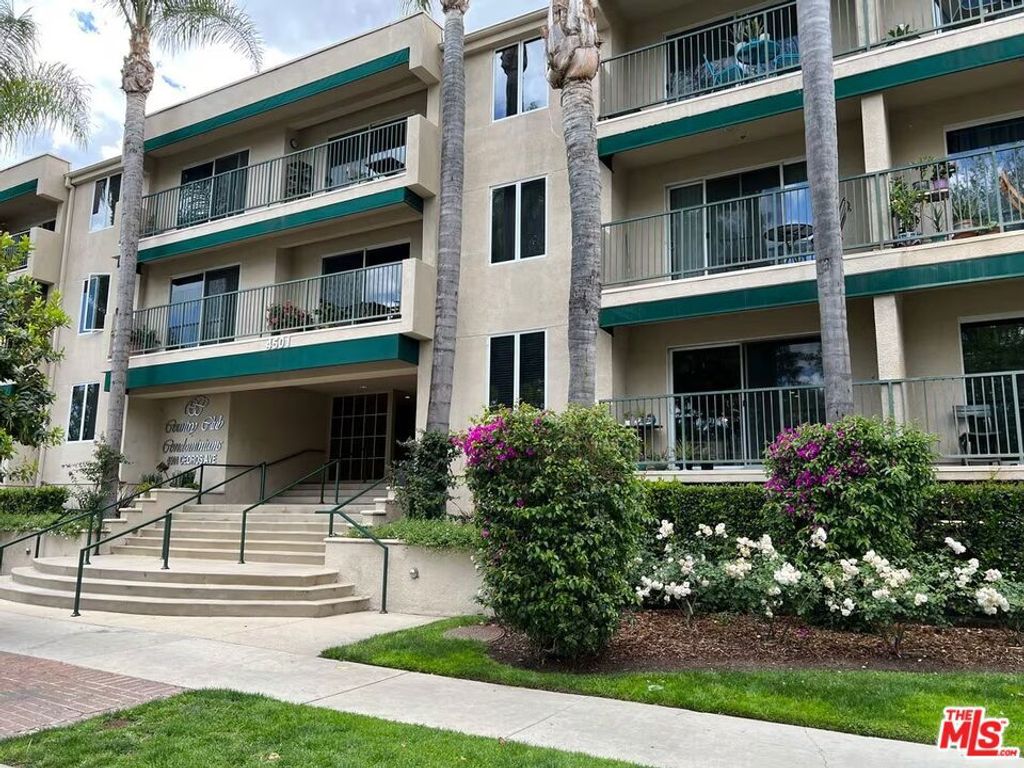 4501 Cedros Avenue 206, Sherman Oaks, CA 91403