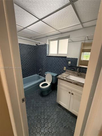6841 Pembroke Rd 1-5, Pembroke Pines, FL 33023