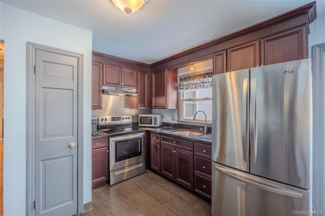 29 Tina Lane, Hopewell Junction, NY 12533