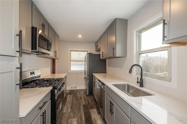 10941 Gabriella Drive, Parma, OH 44130