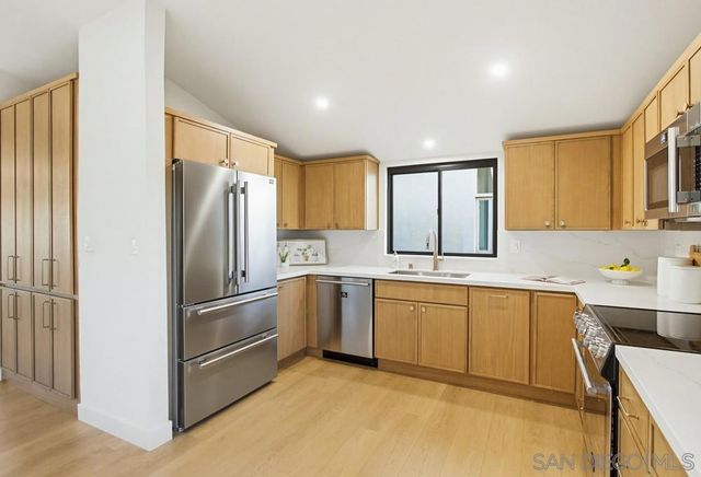 585 S Sierra Ave 27, Solana Beach, CA 92075