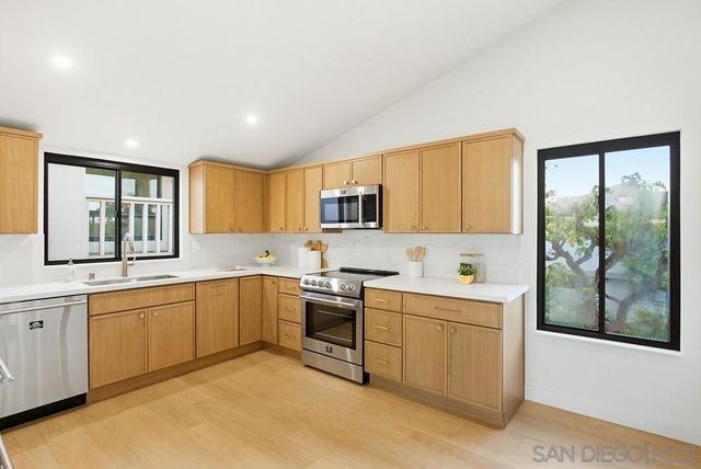 585 S Sierra Ave 27, Solana Beach, CA 92075