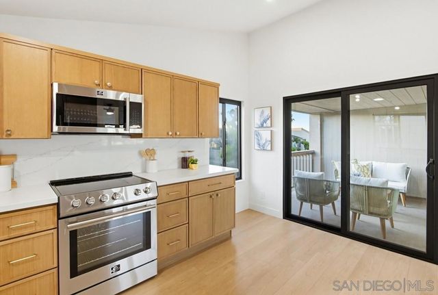 585 S Sierra Ave 27, Solana Beach, CA 92075