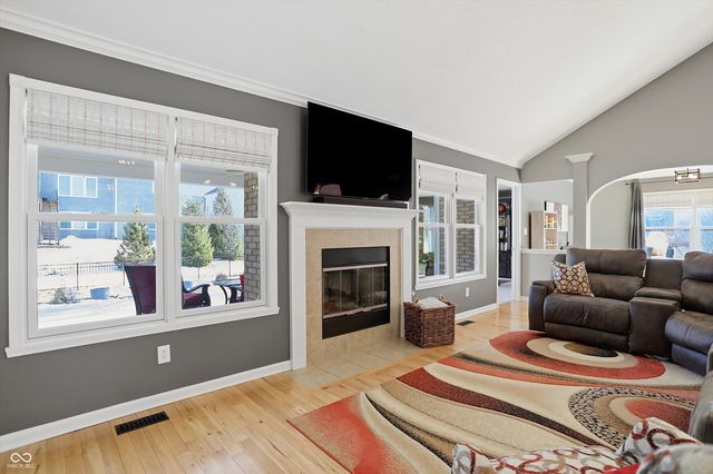 2867 Bloomsbury S, Greenwood, IN 46143