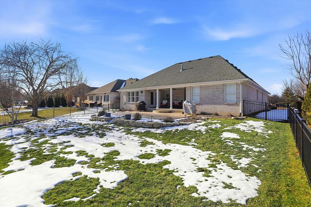 2867 Bloomsbury S, Greenwood, IN 46143