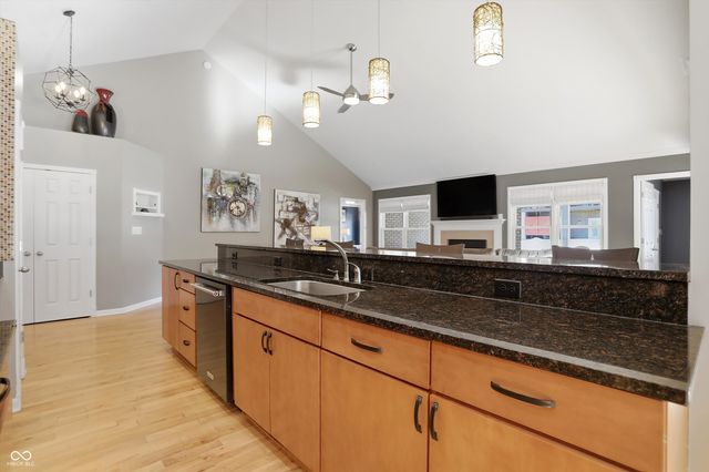 2867 Bloomsbury S, Greenwood, IN 46143