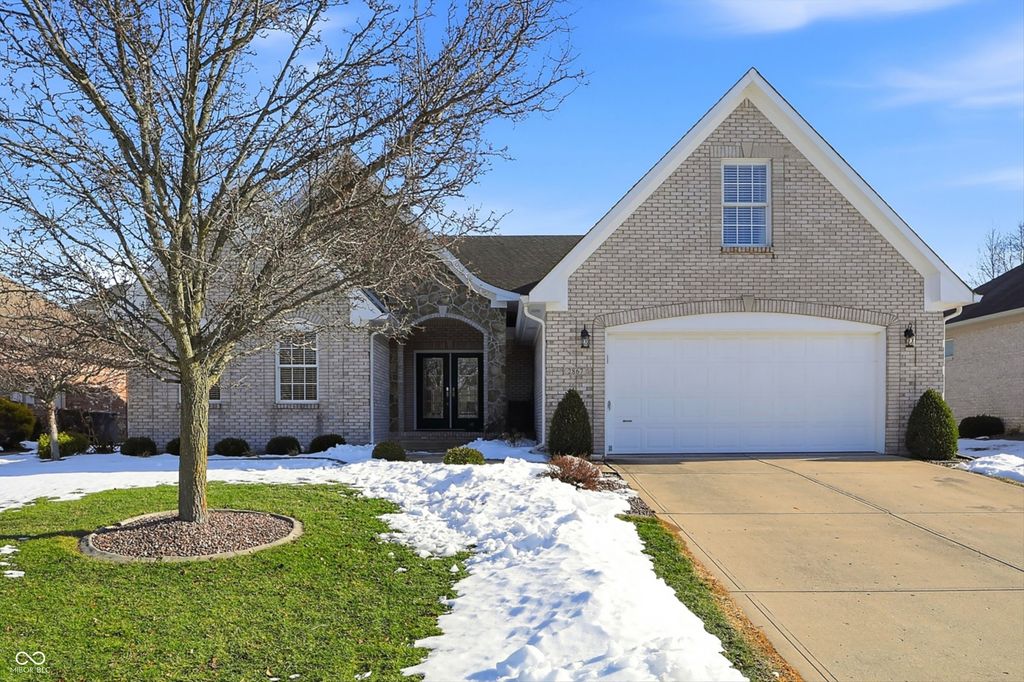 2867 Bloomsbury S, Greenwood, IN 46143