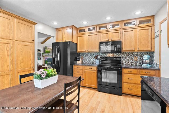 611 Dartmouth Drive, Dewitt, MI 48820