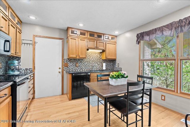 611 Dartmouth Drive, Dewitt, MI 48820