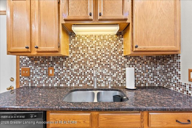 611 Dartmouth Drive, Dewitt, MI 48820