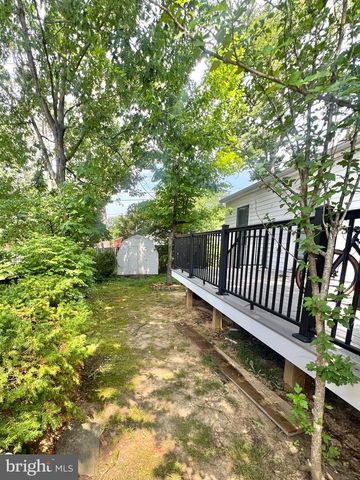 42 S PARK DR, Arlington, VA 22204