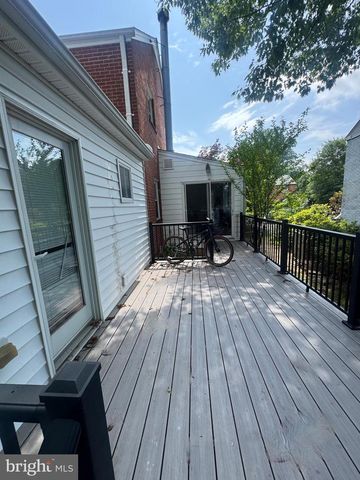 42 S PARK DR, Arlington, VA 22204