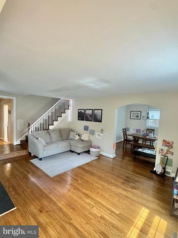 42 S PARK DR, Arlington, VA 22204