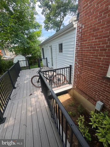 42 S PARK DR, Arlington, VA 22204