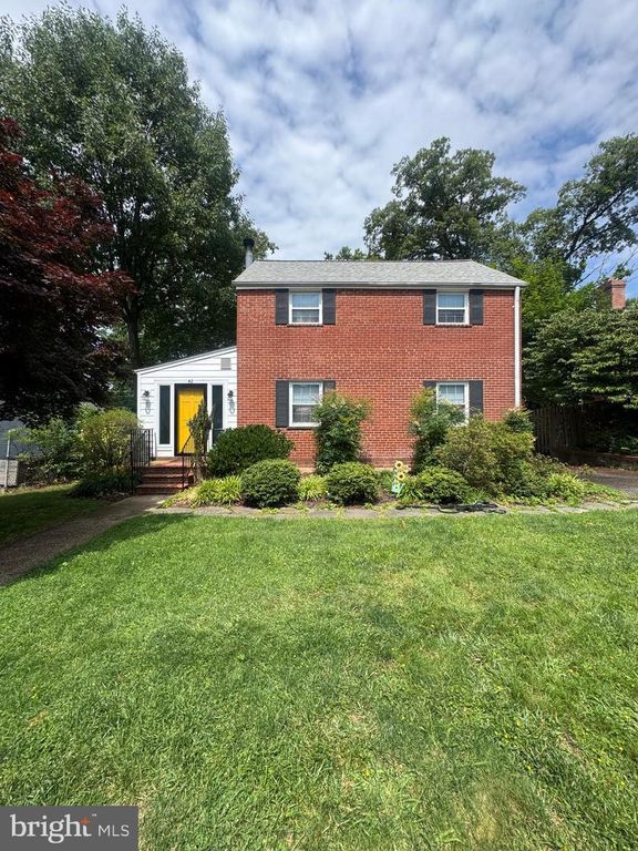 42 S PARK DR, Arlington, VA 22204