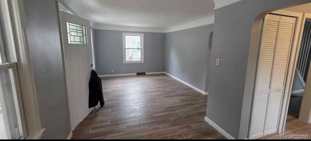 4417 Syracuse Street, Dearborn Heights, MI 48125