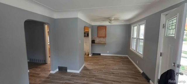 4417 Syracuse Street, Dearborn Heights, MI 48125