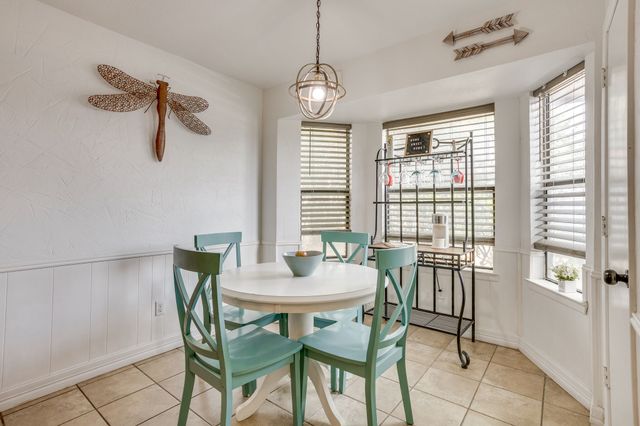 435 SE Gardens Boulevard, Burleson, TX 76028