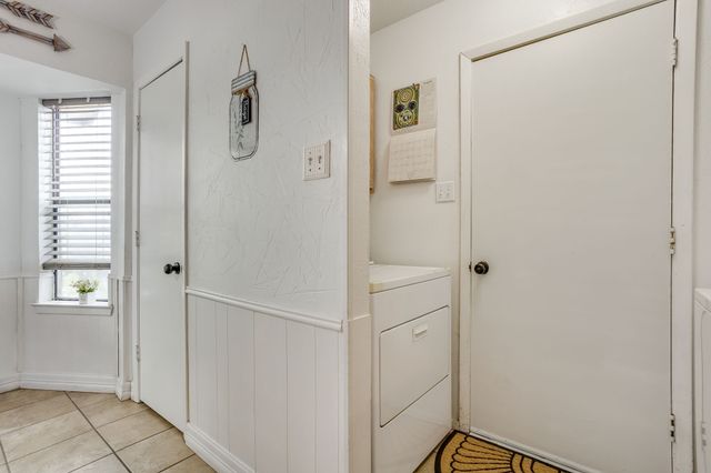 435 SE Gardens Boulevard, Burleson, TX 76028