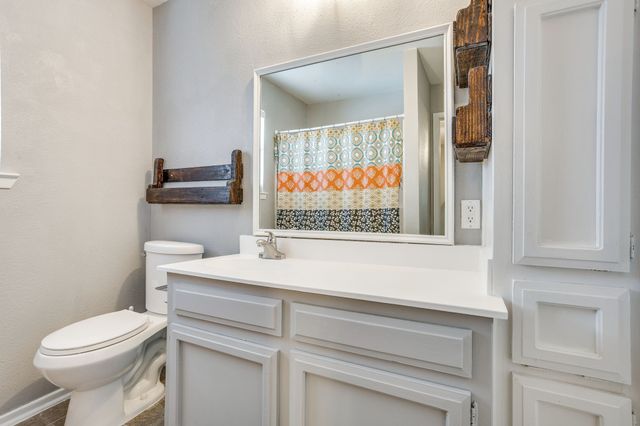 435 SE Gardens Boulevard, Burleson, TX 76028